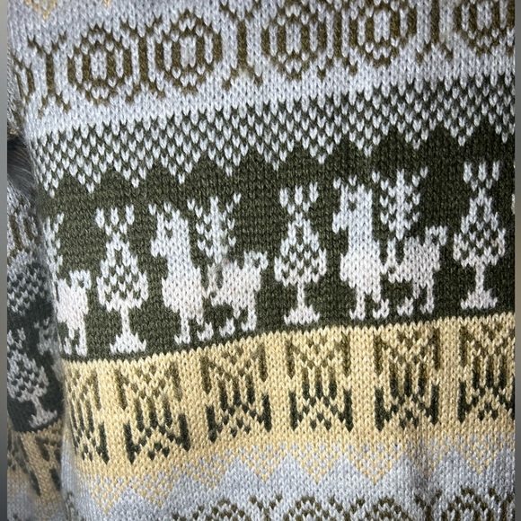 Alpaca Hand-knit Cardigan - Picture 4 of 4